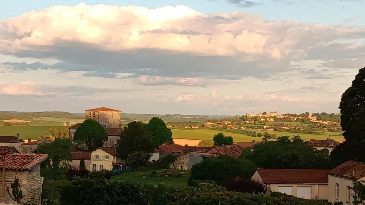 Petit De Charme Avec Jacuzzi Hébergement de vacances